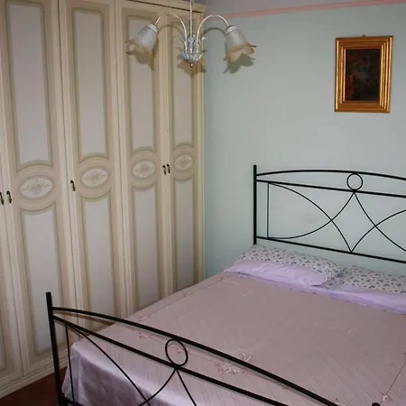 Mamma Ari Bed and Breakfast Φέρμο